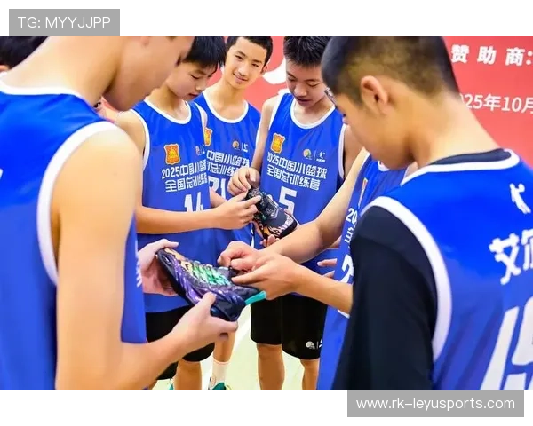 中国篮球运动员首次参加国际奥林匹克训练营，中国篮球队奥运